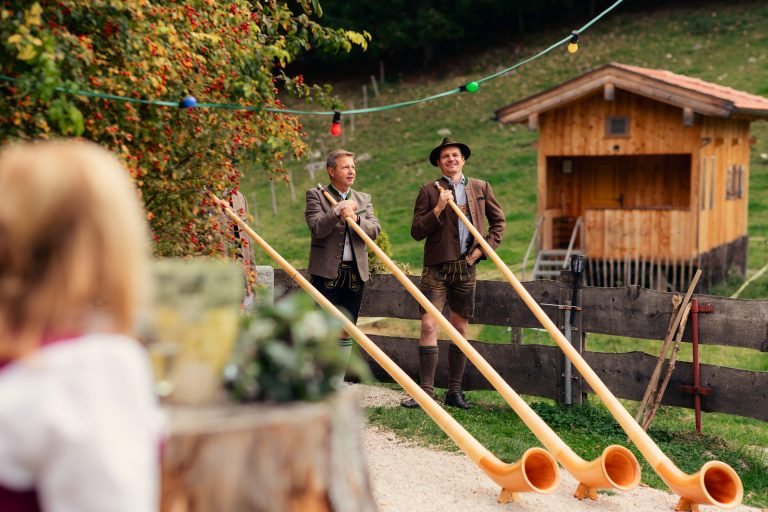 Eine herbstliche Traumhochzeit am Samerberg